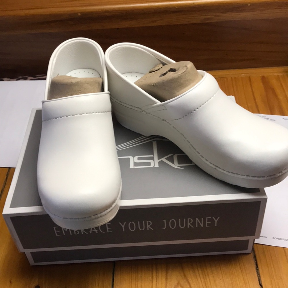 Dansko Nursing Clogs - Picture 3 of 4